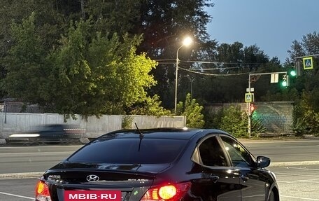 Hyundai Solaris II рестайлинг, 2012 год, 800 000 рублей, 3 фотография