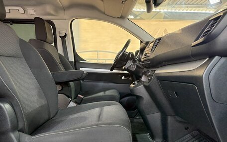 Peugeot Traveller I, 2018 год, 2 429 000 рублей, 11 фотография