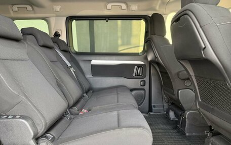 Peugeot Traveller I, 2018 год, 2 429 000 рублей, 13 фотография