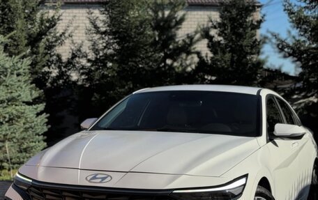 Hyundai Elantra, 2023 год, 1 550 000 рублей, 5 фотография