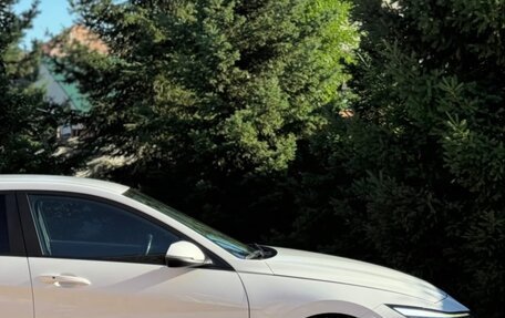 Hyundai Elantra, 2023 год, 1 550 000 рублей, 14 фотография