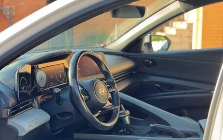 Hyundai Elantra, 2023 год, 1 550 000 рублей, 13 фотография