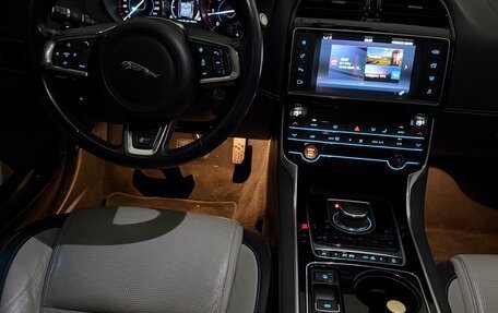 Jaguar XE I рестайлинг, 2017 год, 1 750 000 рублей, 7 фотография