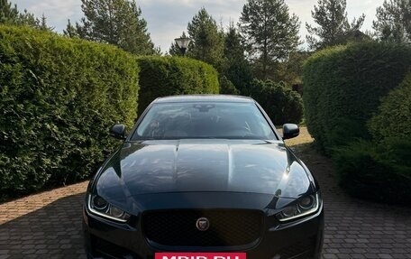 Jaguar XE I рестайлинг, 2017 год, 1 750 000 рублей, 2 фотография
