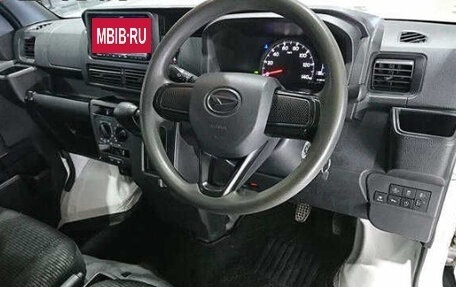 Daihatsu Hijet, 2024 год, 900 000 рублей, 3 фотография