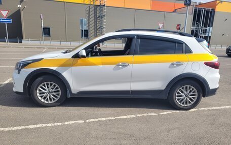 KIA Rio IV, 2021 год, 1 300 000 рублей, 2 фотография