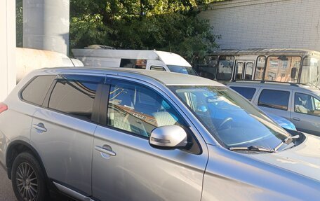 Mitsubishi Outlander III рестайлинг 3, 2016 год, 1 600 000 рублей, 4 фотография