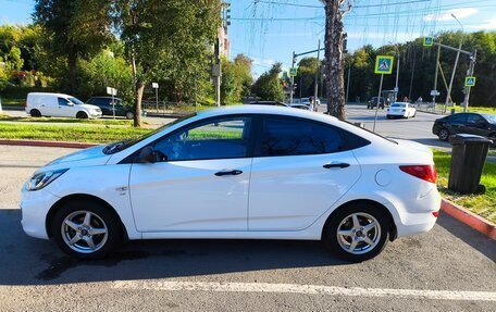 Hyundai Solaris II рестайлинг, 2014 год, 850 000 рублей, 4 фотография