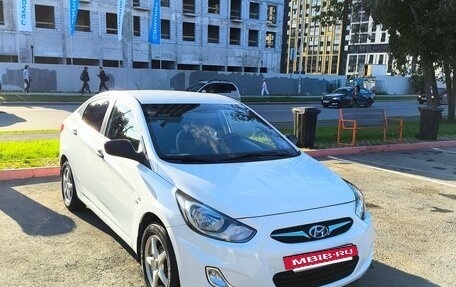 Hyundai Solaris II рестайлинг, 2014 год, 850 000 рублей, 2 фотография