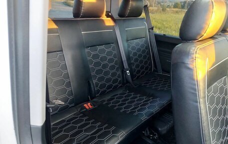 Volkswagen Caravelle T6 рестайлинг, 2019 год, 4 100 000 рублей, 17 фотография