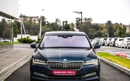 Skoda Superb III рестайлинг, 2022 год, 3 200 000 рублей, 4 фотография