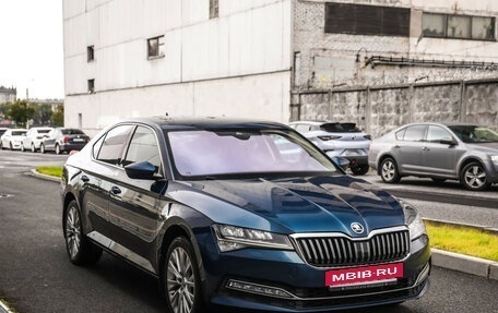 Skoda Superb III рестайлинг, 2022 год, 3 200 000 рублей, 5 фотография
