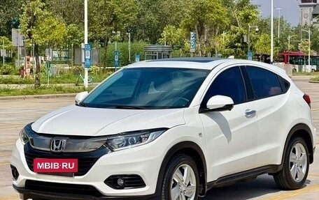 Honda Vezel, 2022 год, 1 145 700 рублей, 3 фотография