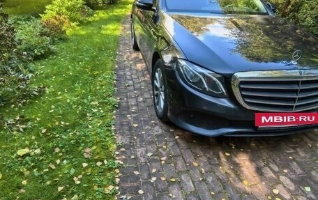 Mercedes-Benz E-Класс, 2017 год, 2 600 000 рублей, 2 фотография