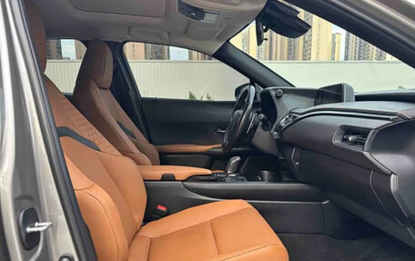 Lexus UX I, 2022 год, 2 875 000 рублей, 14 фотография