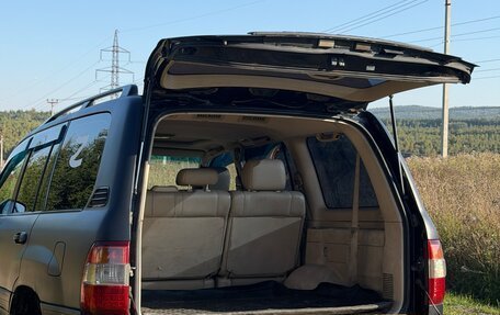 Toyota Land Cruiser 100 рестайлинг 2, 2006 год, 2 400 000 рублей, 4 фотография