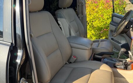 Toyota Land Cruiser 100 рестайлинг 2, 2006 год, 2 400 000 рублей, 6 фотография