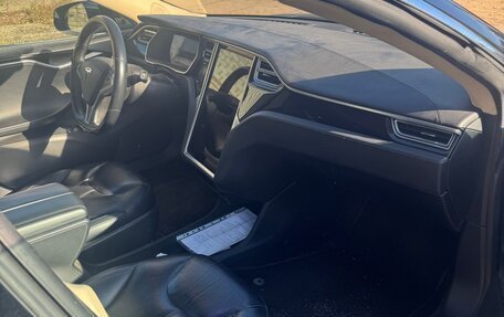 Tesla Model S I, 2014 год, 1 700 000 рублей, 2 фотография