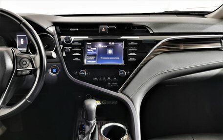 Toyota Camry, 2018 год, 2 435 000 рублей, 14 фотография