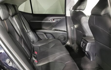 Toyota Camry, 2018 год, 2 435 000 рублей, 15 фотография