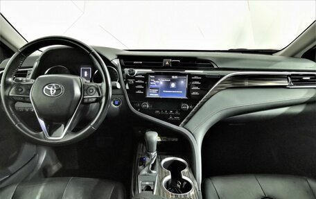 Toyota Camry, 2018 год, 2 435 000 рублей, 13 фотография