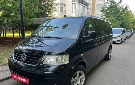 Volkswagen Caravelle T5, 2006 год, 850 000 рублей, 1 фотография