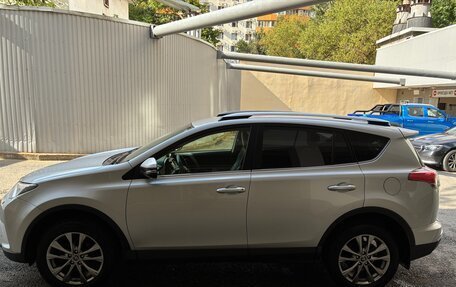 Toyota RAV4, 2015 год, 2 770 000 рублей, 1 фотография