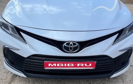 Toyota Camry, 2021 год, 2 206 000 рублей, 2 фотография