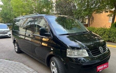 Volkswagen Caravelle T5, 2006 год, 850 000 рублей, 2 фотография