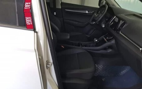 Skoda Karoq I, 2022 год, 1 573 000 рублей, 8 фотография