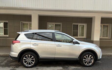 Toyota RAV4, 2015 год, 2 770 000 рублей, 2 фотография