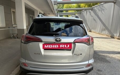 Toyota RAV4, 2015 год, 2 770 000 рублей, 4 фотография
