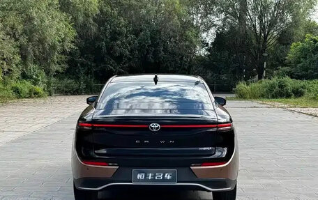 Toyota Crown, 2023 год, 6 300 000 рублей, 7 фотография