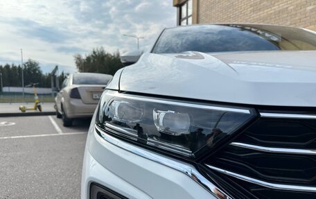 Volkswagen T-Roc I, 2022 год, 1 700 000 рублей, 3 фотография