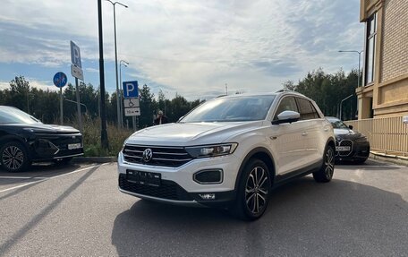 Volkswagen T-Roc I, 2022 год, 1 700 000 рублей, 2 фотография