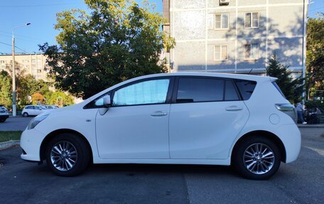 Toyota Verso I, 2012 год, 900 000 рублей, 13 фотография