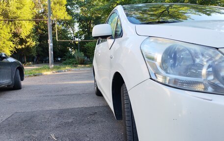 Toyota Verso I, 2012 год, 900 000 рублей, 18 фотография
