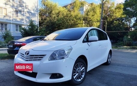 Toyota Verso I, 2012 год, 900 000 рублей, 20 фотография