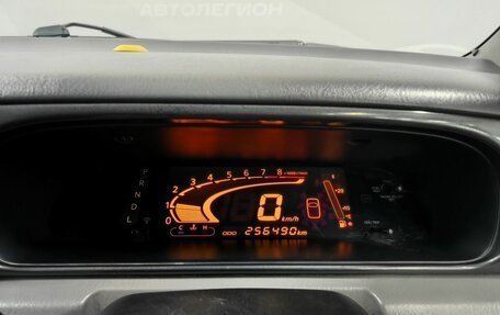 Nissan Liberty, 2000 год, 385 000 рублей, 19 фотография