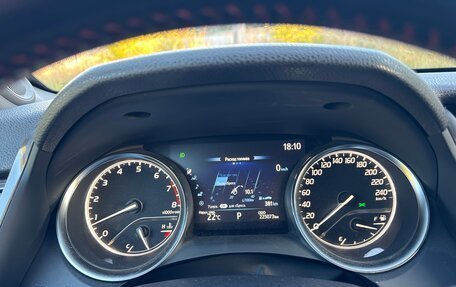 Toyota Camry, 2021 год, 3 900 000 рублей, 10 фотография