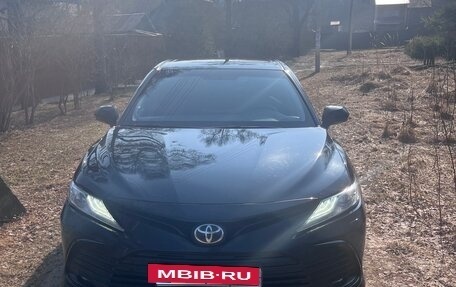 Toyota Camry, 2021 год, 3 900 000 рублей, 5 фотография