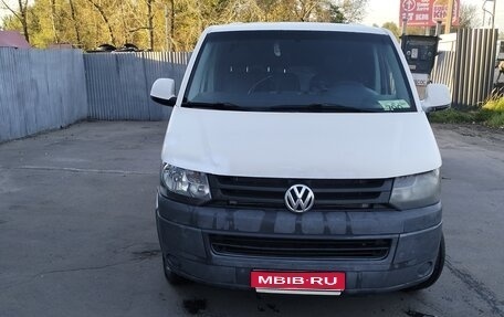 Volkswagen Transporter T5 рестайлинг, 2010 год, 680 000 рублей, 1 фотография