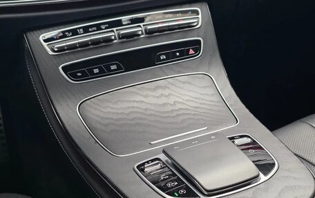 Mercedes-Benz CLS, 2023 год, 6 030 000 рублей, 11 фотография