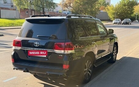 Toyota Land Cruiser 200, 2019 год, 9 000 000 рублей, 6 фотография
