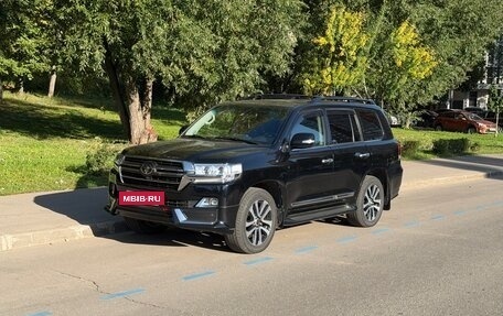Toyota Land Cruiser 200, 2019 год, 9 000 000 рублей, 4 фотография
