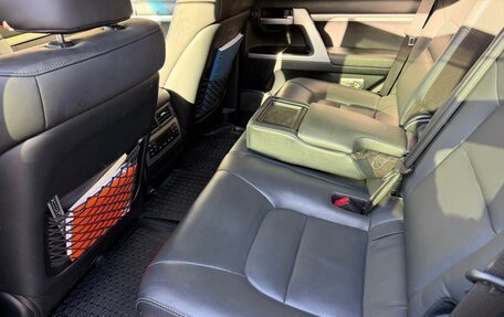 Toyota Land Cruiser 200, 2019 год, 9 000 000 рублей, 10 фотография