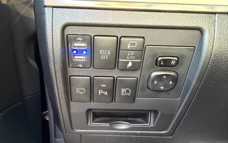 Toyota Land Cruiser 200, 2019 год, 9 000 000 рублей, 14 фотография