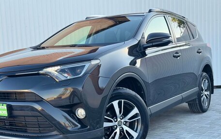 Toyota RAV4, 2015 год, 2 275 000 рублей, 2 фотография