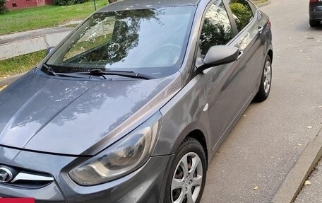 Hyundai Solaris II рестайлинг, 2013 год, 445 000 рублей, 2 фотография