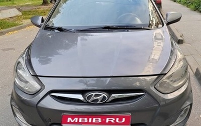 Hyundai Solaris II рестайлинг, 2013 год, 445 000 рублей, 1 фотография